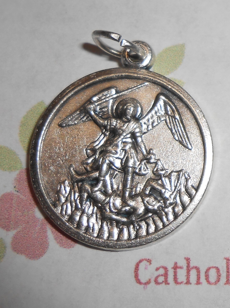Saint St. Michael the Archangel (H) – Italian Silver-tone OX Round 1 inch Medal