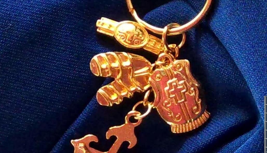 Gold Jesus Medals Handbag Jewelry Jesus Warrior Crucifix Belt Sandals Vest NICE!
