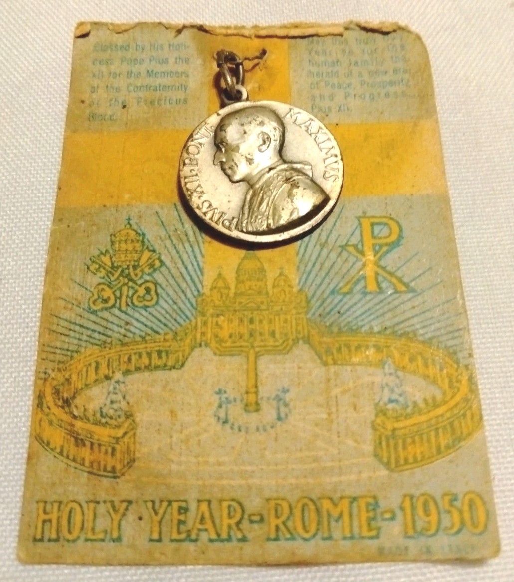 Vatican Pope Blessed Pius Relic Religious Medal 1950 Original Card RARE Pendant