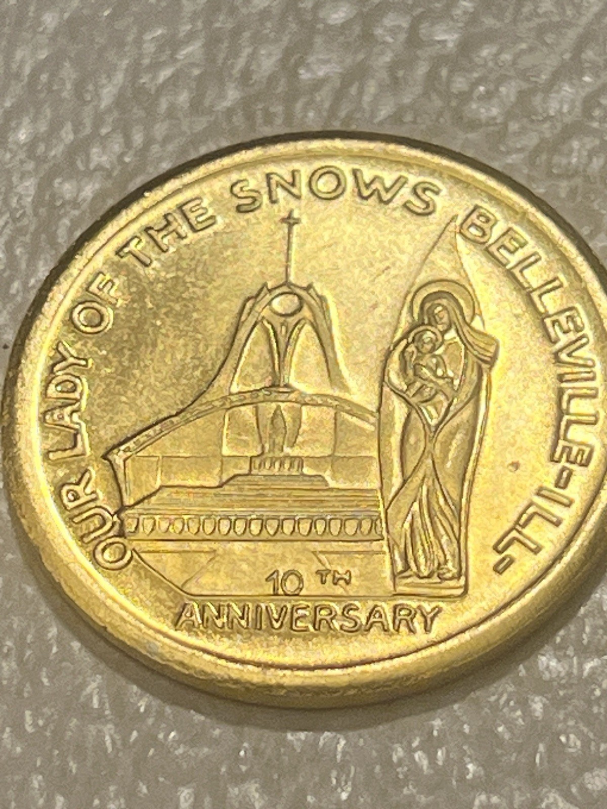 Our Lady Of The Snows Rome Italy Bellewille Ill 10th Anniversary Coin Medal Case