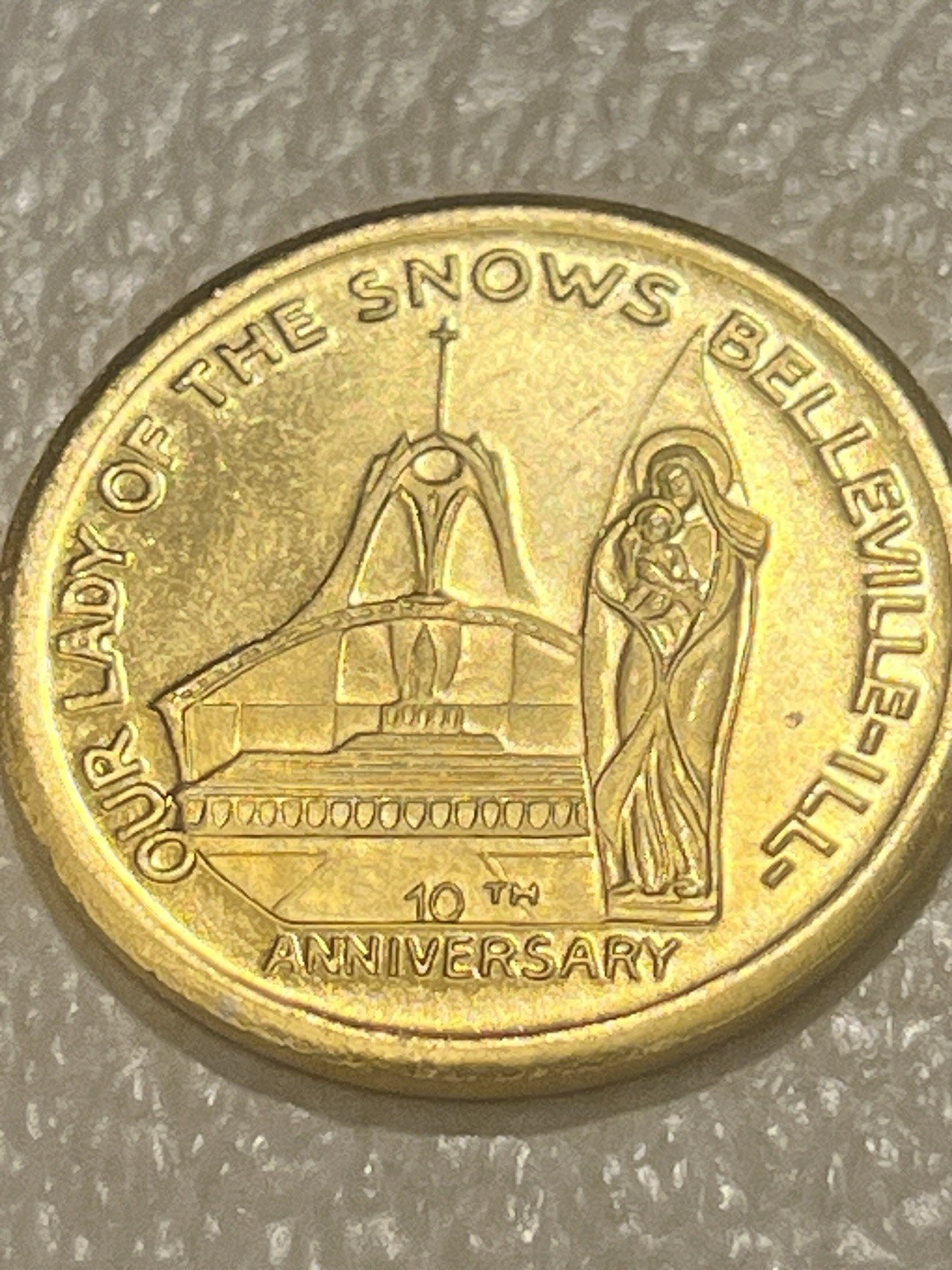 Our Lady Of The Snows Rome Italy Bellewille Ill 10th Anniversary Coin Medal Case
