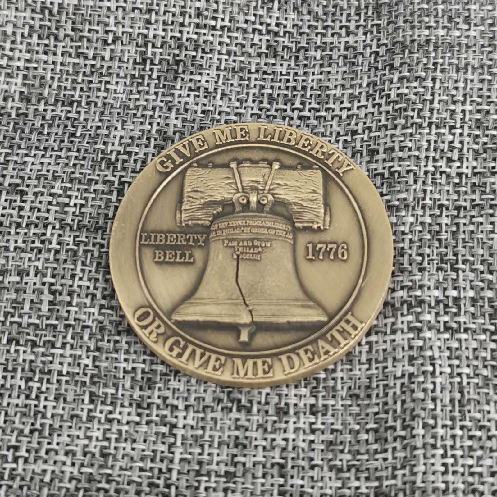 Strugglejewelry United States Liberty Bell 1776 Challenge Coin Iconic Bronze
