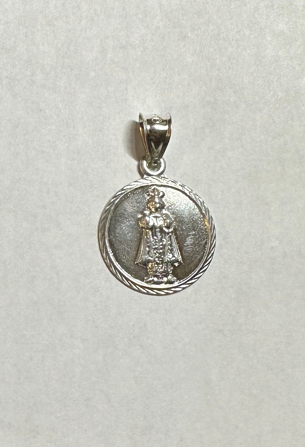 Sterling Silver 925 Holy Infant of Prague 19mm (0.75″ Diameter) Medal Pendant