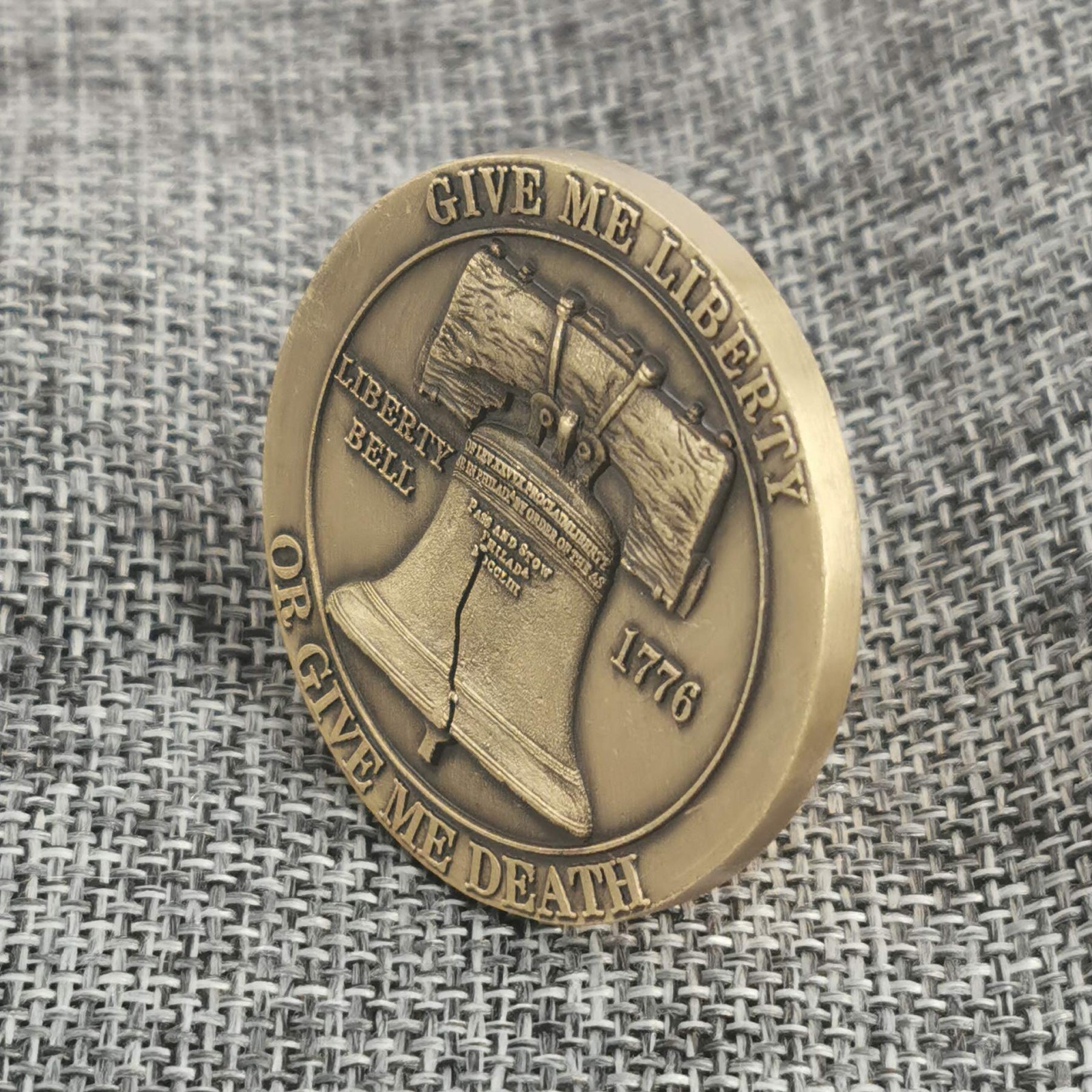 Strugglejewelry United States Liberty Bell 1776 Challenge Coin Iconic Bronze