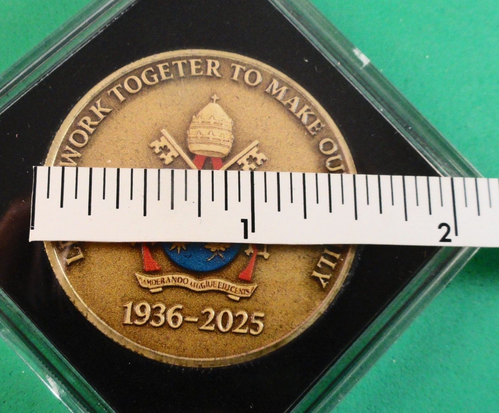 Challenge Coin – POPE FRANCIS – PAPAL REGALIA