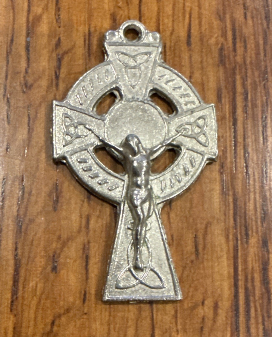 Vintage Celtic Cross Crucifix Pendant Silver Tone Erin Ireland Religious Medal