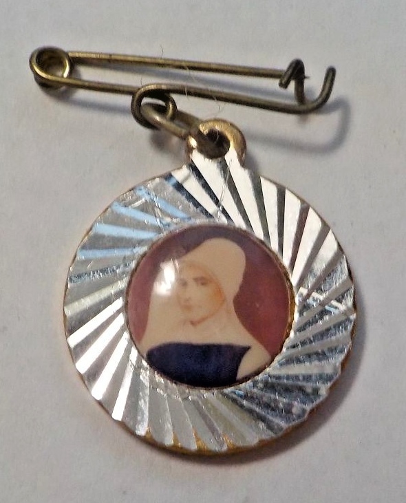 Vintage Unknown Saint Pictorial Silver Tone & Gold Tone Pin Brooch Pendant Medal