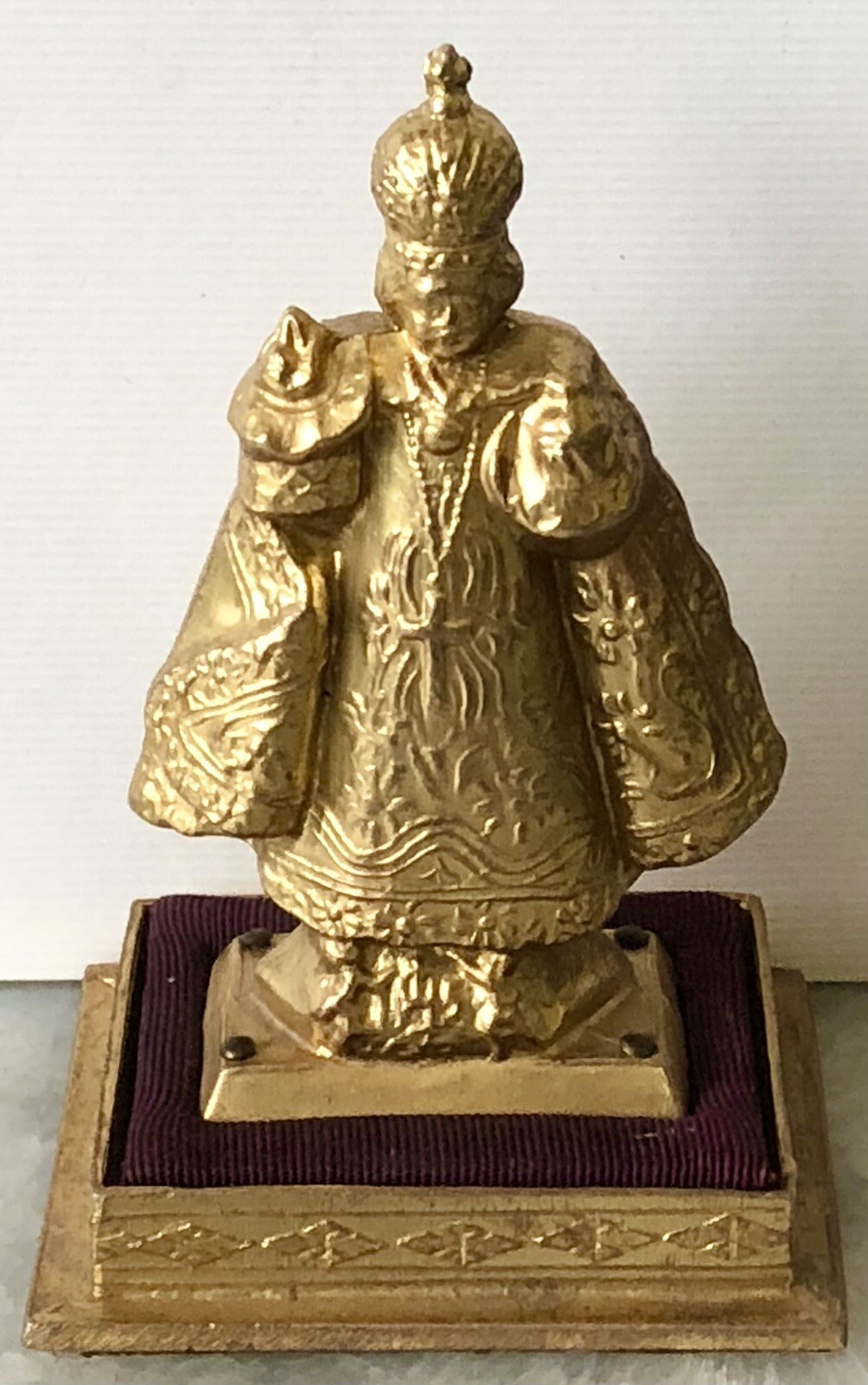 Vintage Antique Gold Medal Infant Of Prague Catholic Holy Christian Figure Small