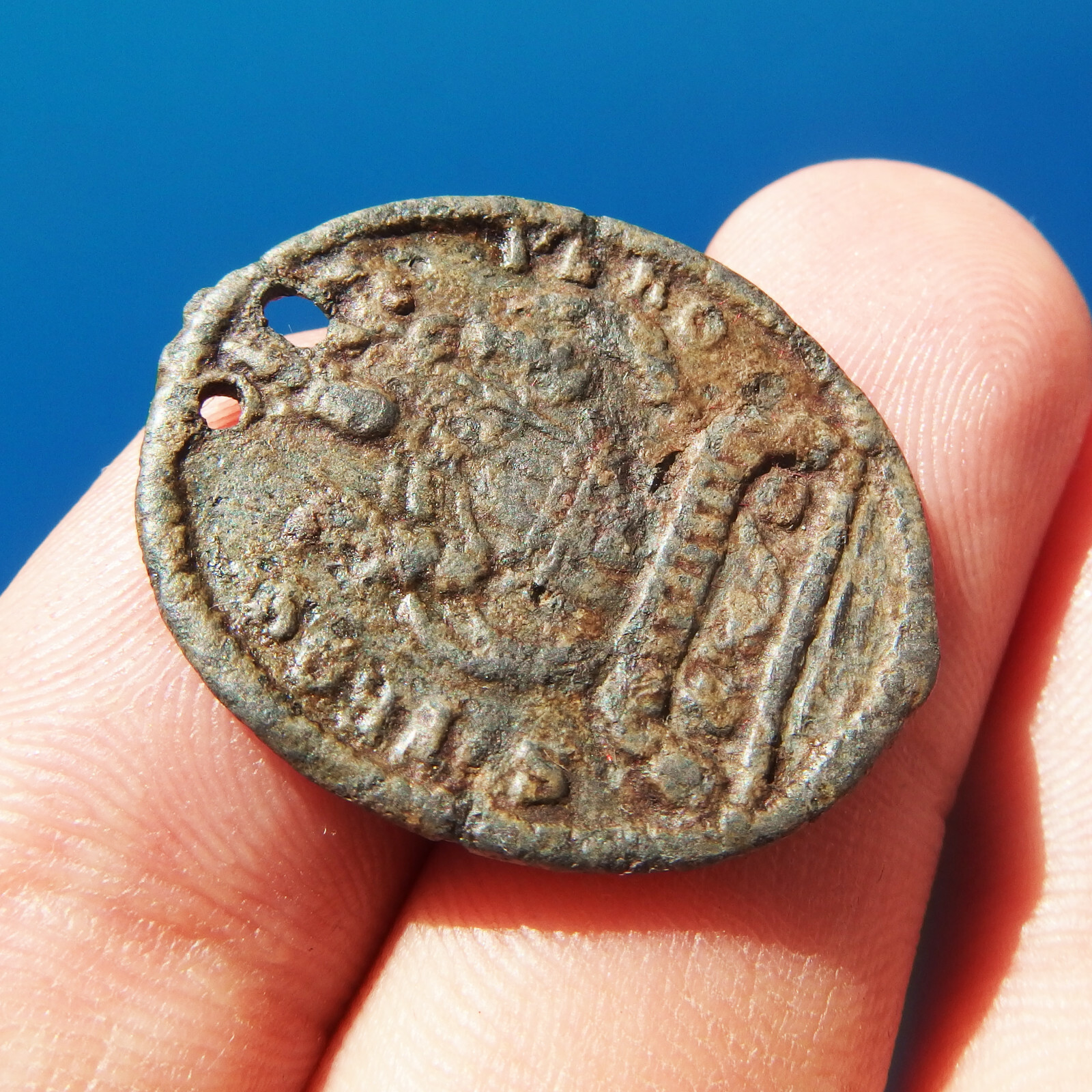 1600s UNKNOWN RELIGIOUS MEDAL FOUND † UNIDENTIFIED ICONOGRAPHY †