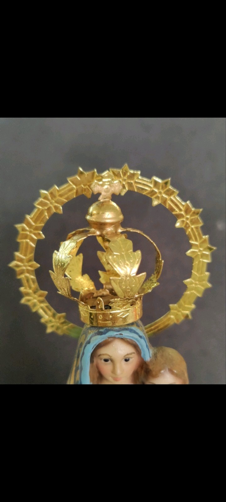 Set Of 2 Pieces Metal Crown 2 cms at base and Metal Halo 8 cms Diameter