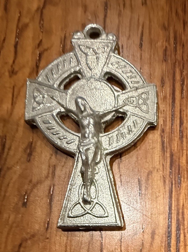 Vintage Celtic Cross Crucifix Pendant Silver Tone Erin Ireland Religious Medal