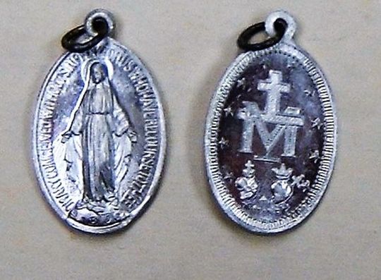 Set LOT of 25 Catholic Miraculous Mary Medal Lot Gift Silver Tone Metal 7/8″