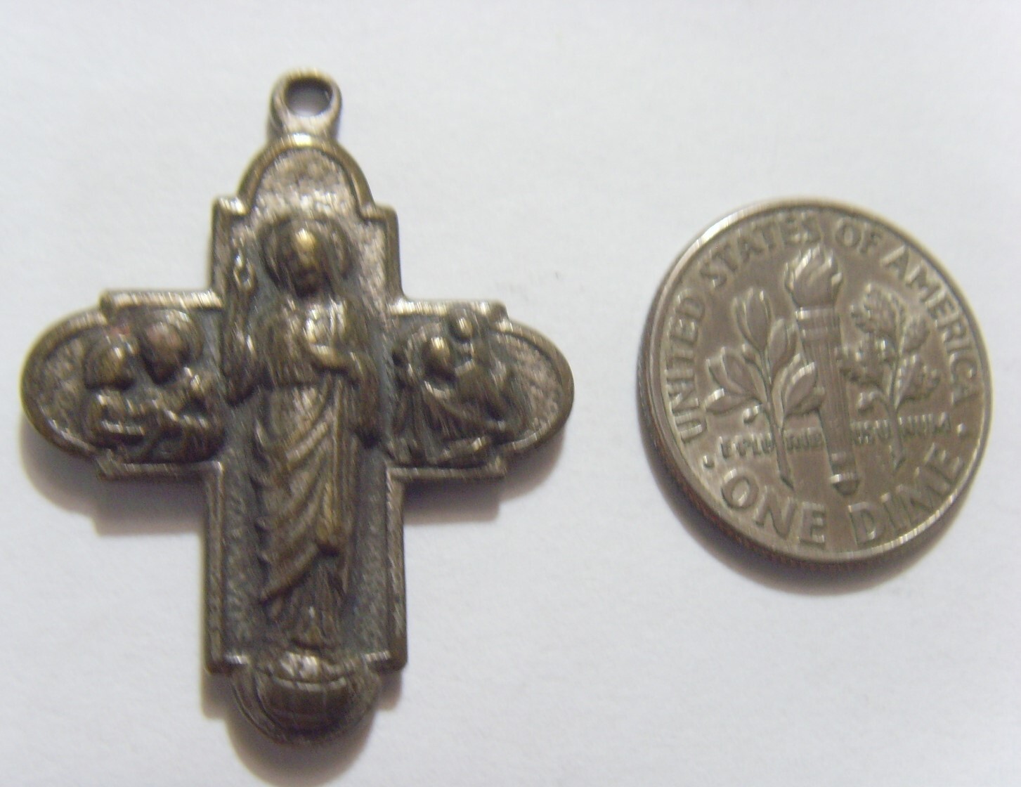 1950s vintage catholic sacred heart auto league cross religious pendant 52858