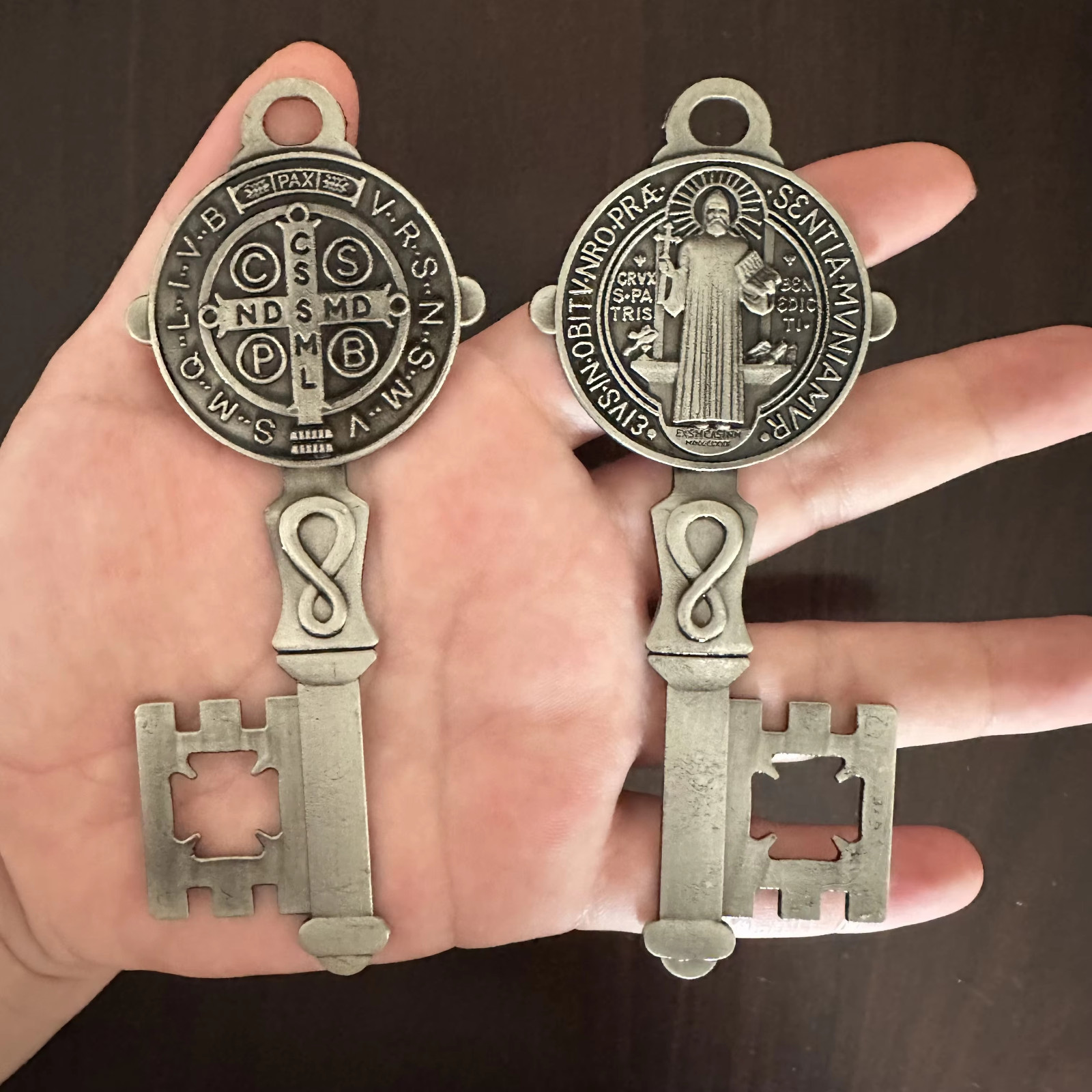 2Pcs/Set Antique Silver Enamel Double Side Saint Benedict 12cmX5cm Key Blessing