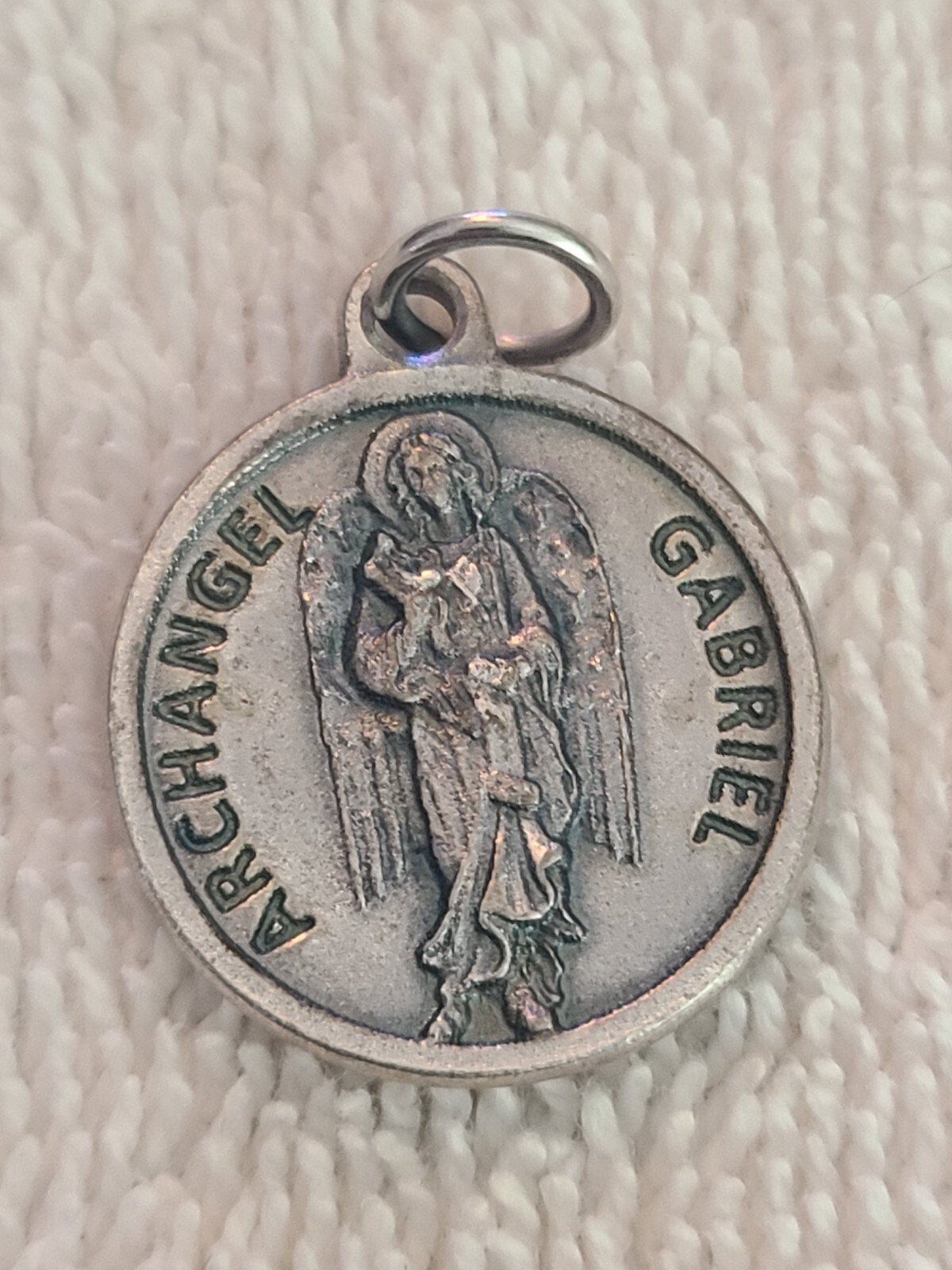ARCHANGEL GABRIEL PENDANT 3/4″ SILVER TONE CHARM MEDAL PRAYER ON BACK