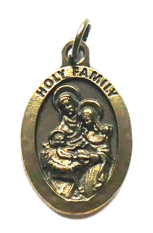 Holy Family 7/8″ x 5/8″ Brass Tone Medal – (Italy) –