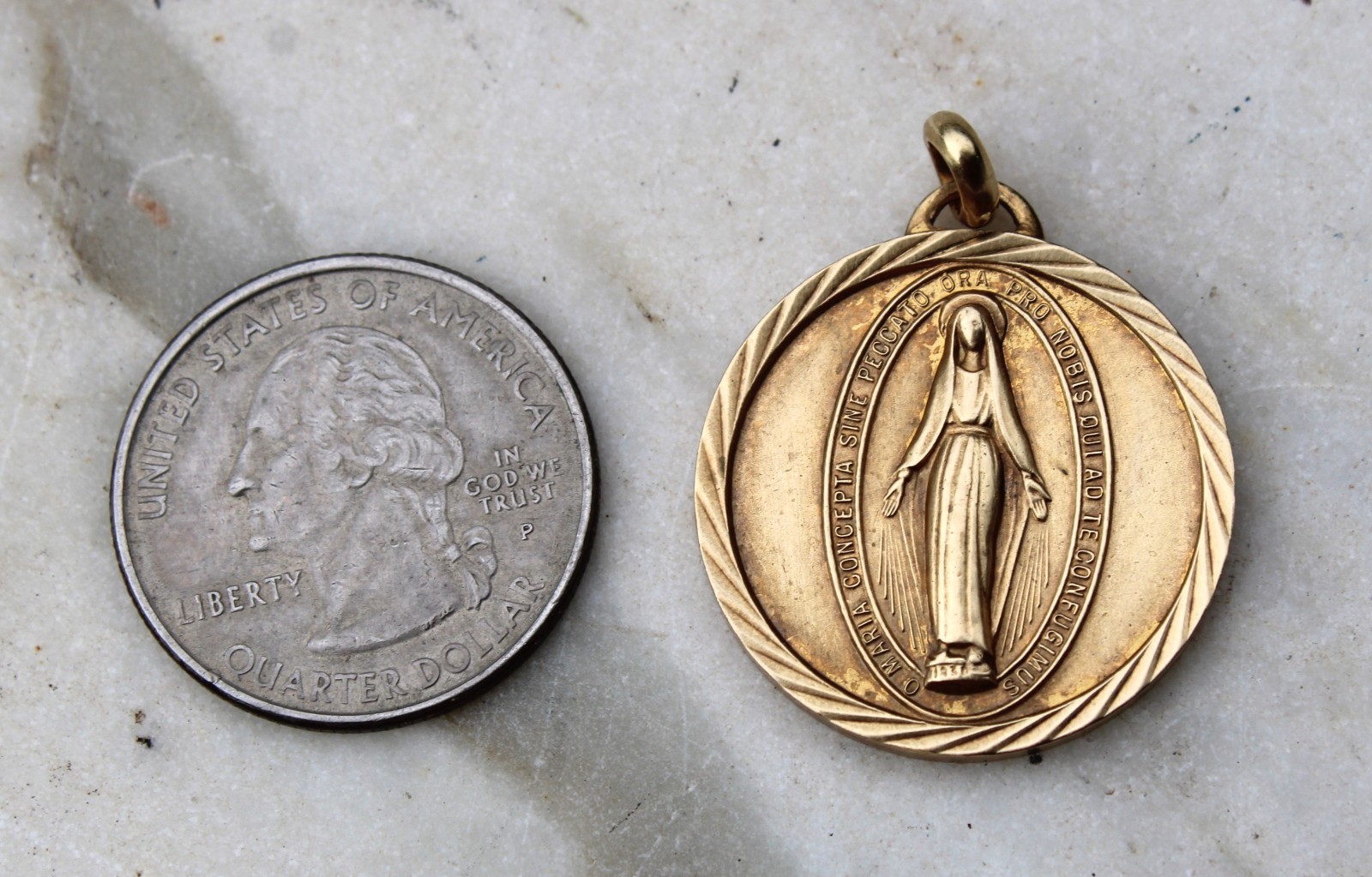 Vintage Virgin Mary Gold Toned Medal Italy Maria Concepta Peccato Ora Pro Nobis