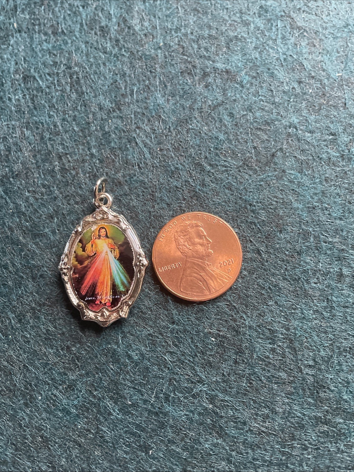 Divine Mercy Jesus Medal pendant Charm Silver Tone Religious Jewelry