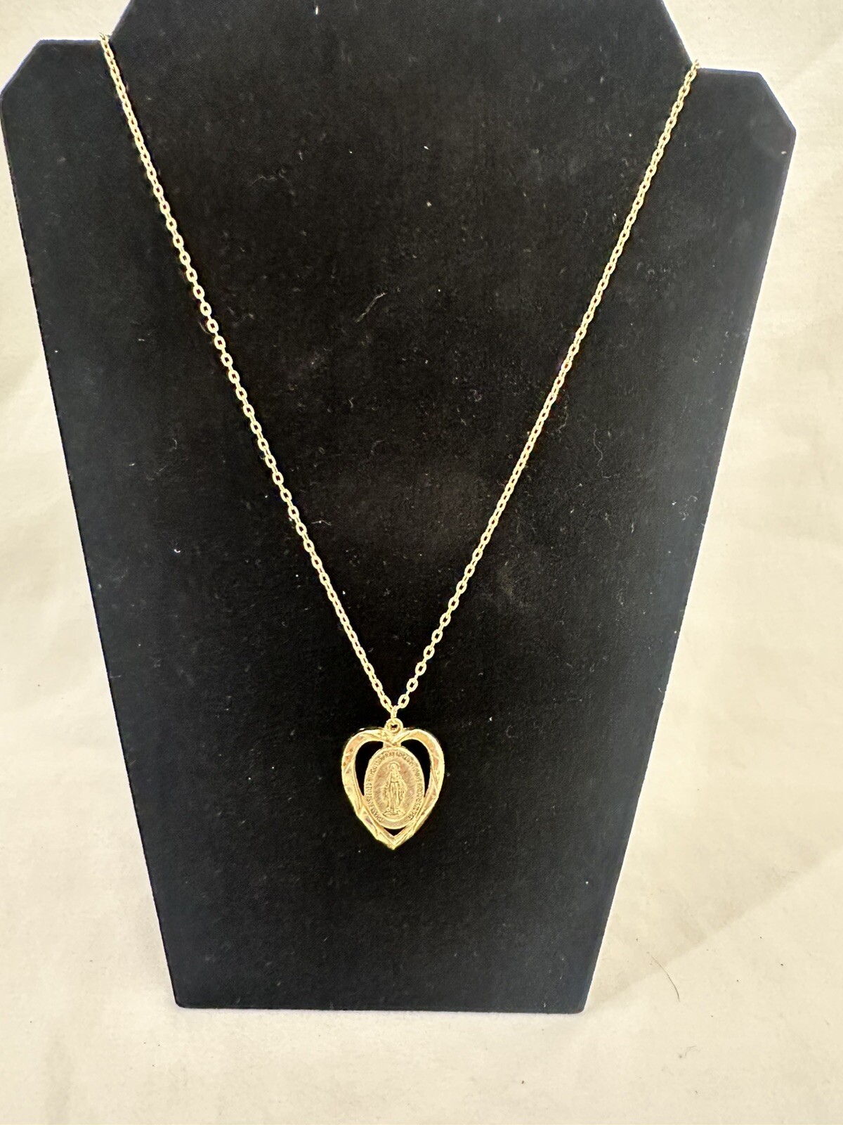 Vintage Classic Mary Conceived Without Sin 18″ Necklace & Medal In A Heart Gold