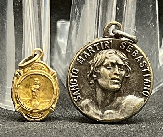 Italy 1920´ old lot x2 St. Sebastian, St Peter & Paul, Mary Help, gold the small