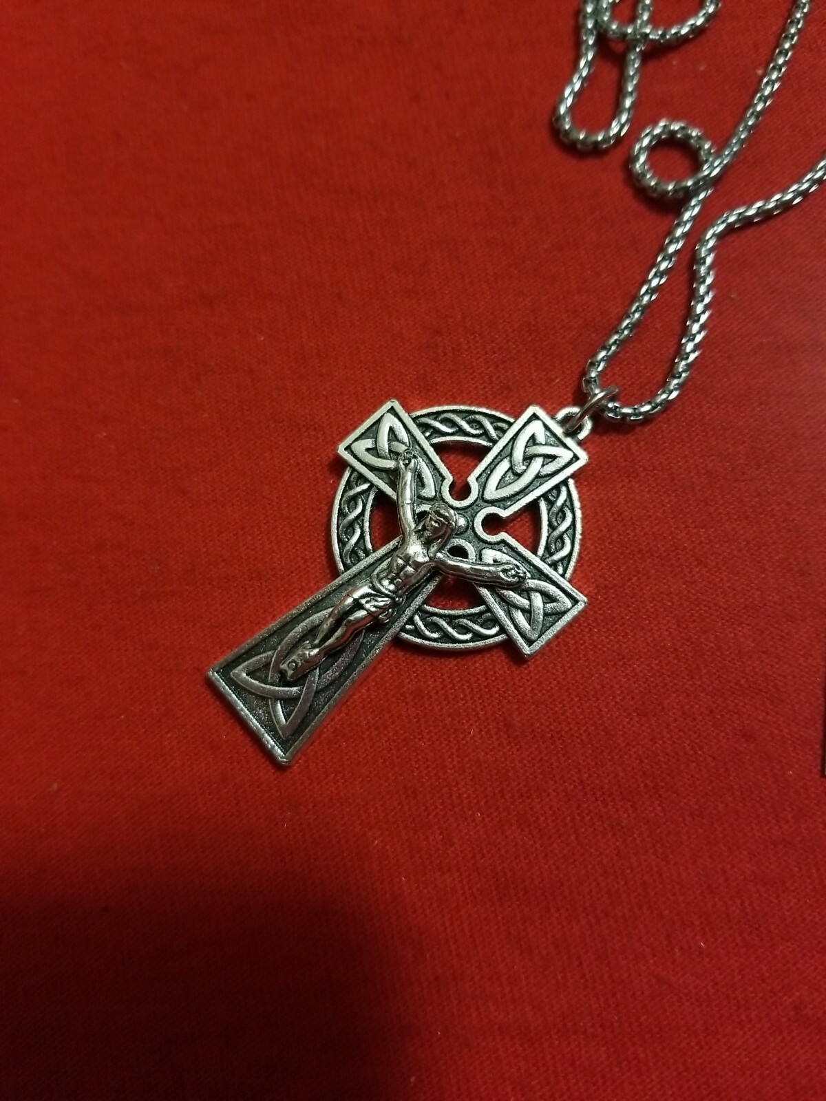 CHRISTIAN CATHOLIC CROSS WITH CHAIN 24 INCHES