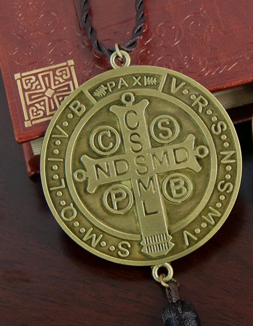 Benedict Medal Religious Bronze Engraving Zinc Alloy Amulet Home Car Decors Gift