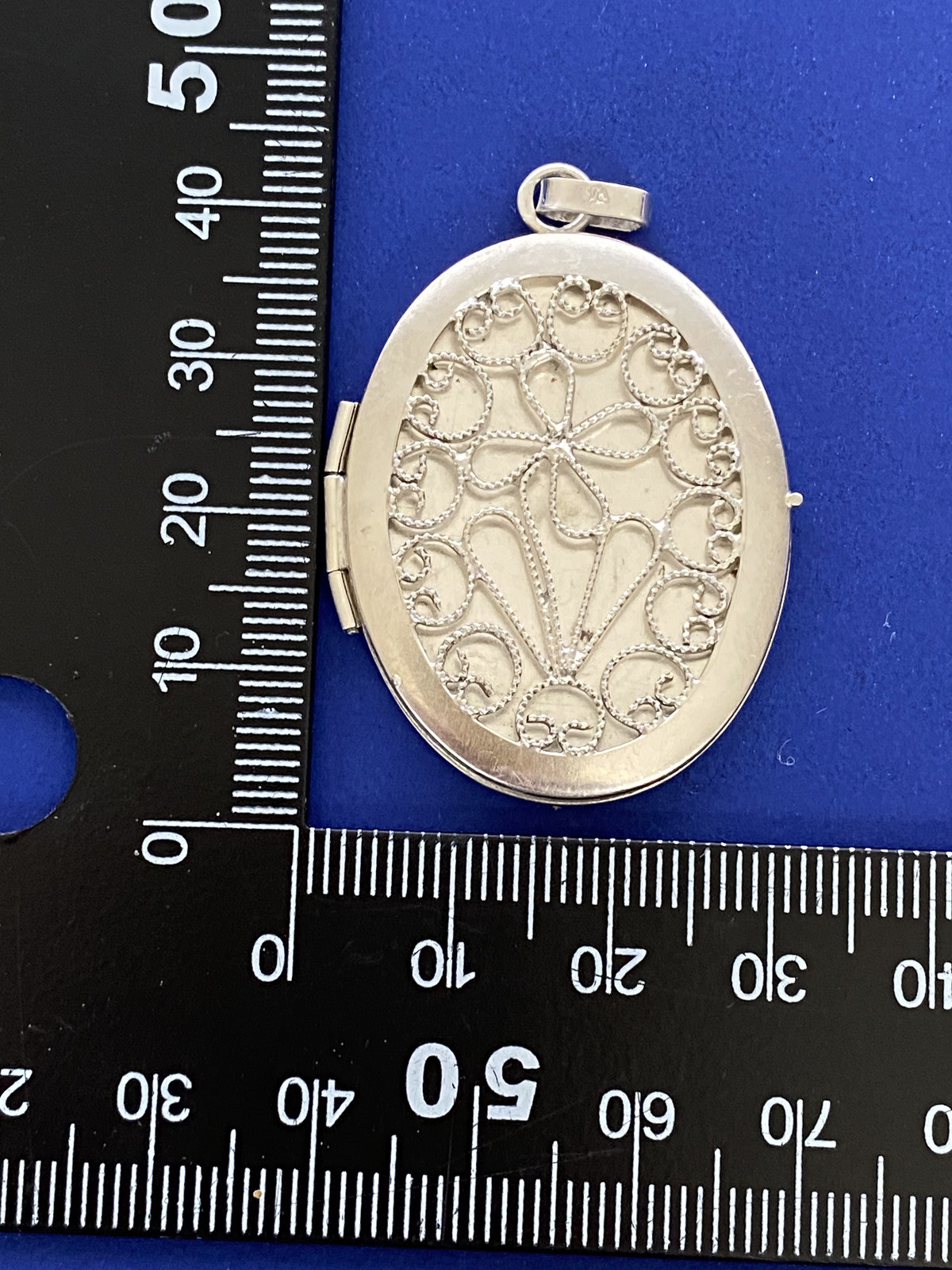 Vintage 925 Sterling Silver Chain Oval Filigree Photo Locket Pendant Necklace 24