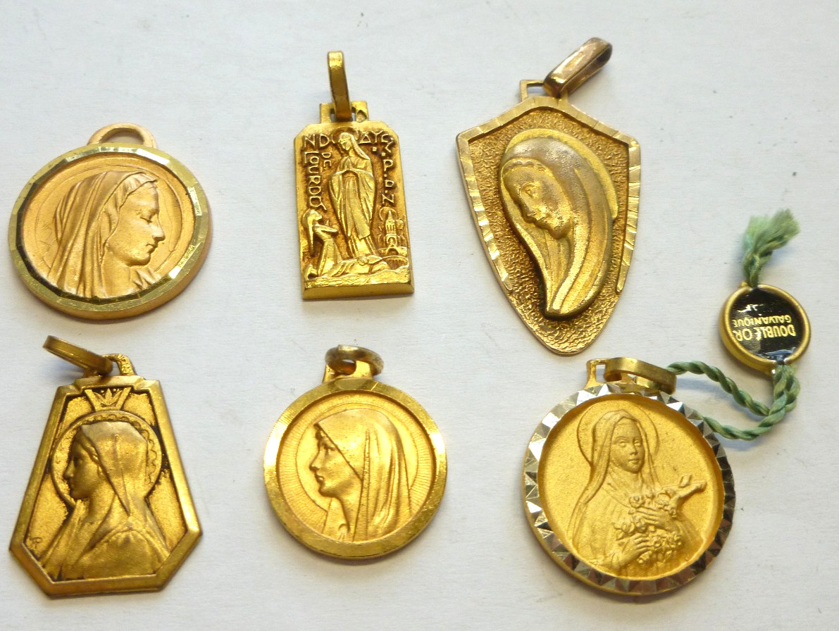 26F16/25 OLD 6 MEDAL RELIGIOUS gold plated (21)