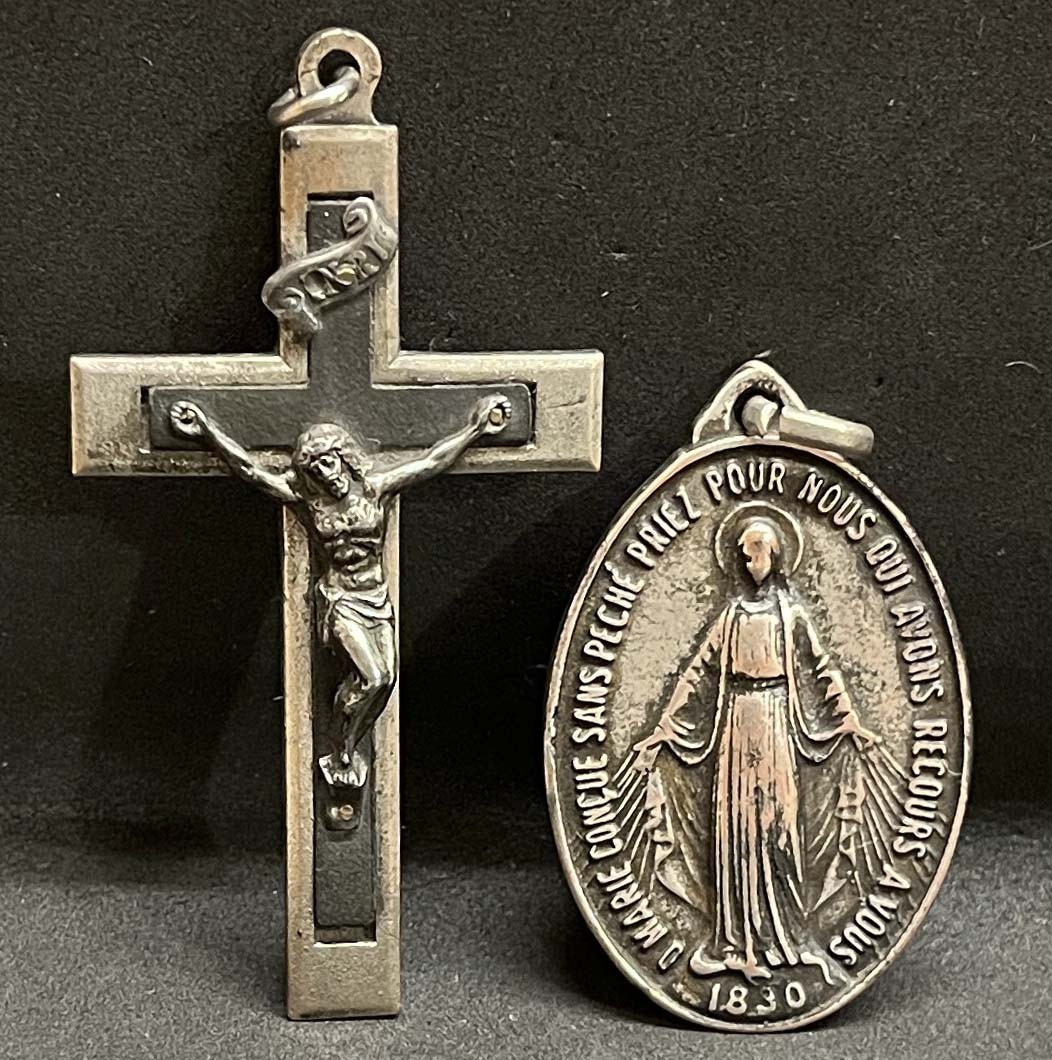 France & Italy – Vintage lot x2 Miraculous Virgin Mary medal & Cross Crucifix