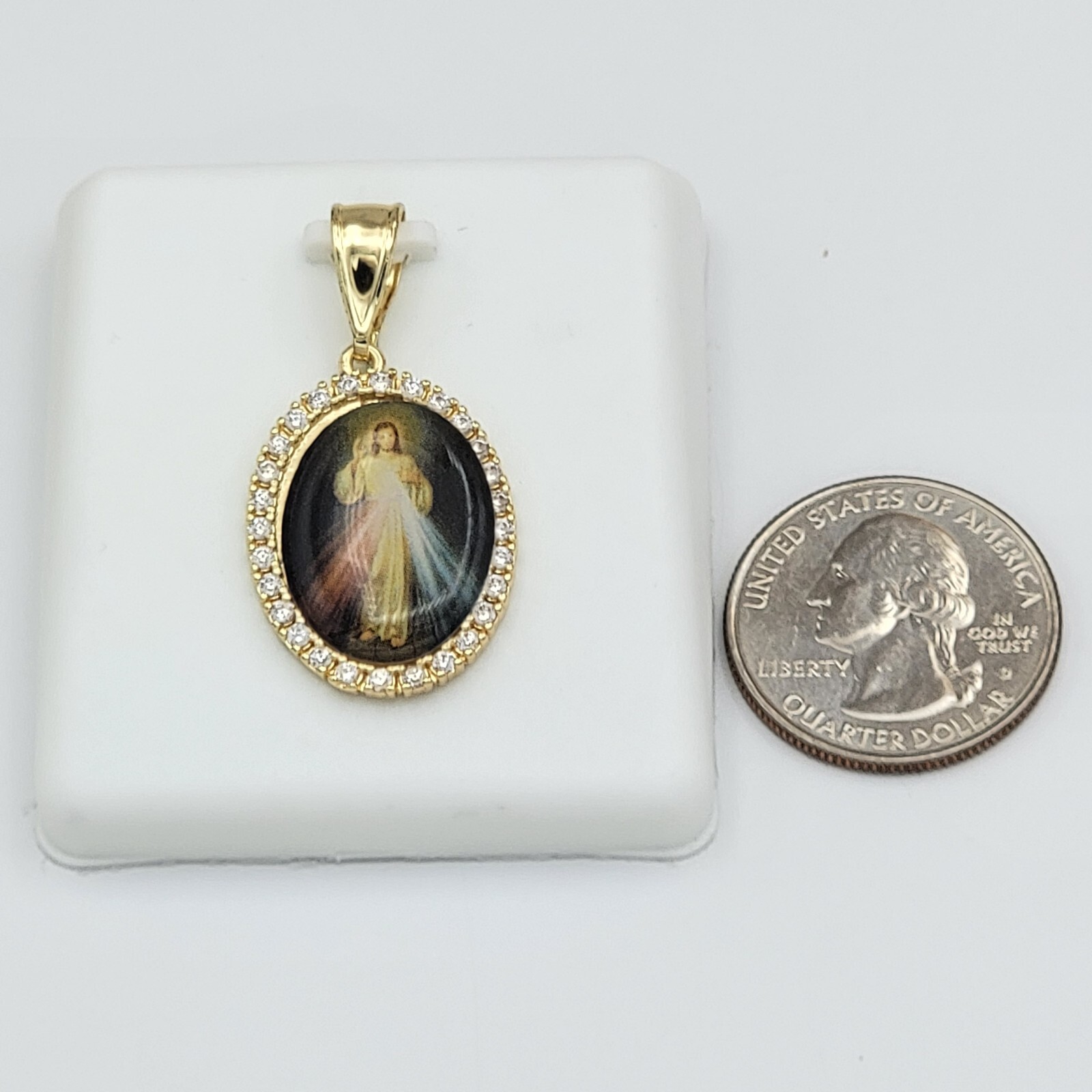 The Divine Mercy 14K Gold Plated Necklace – Pendant & Chain. Divina Misericordia