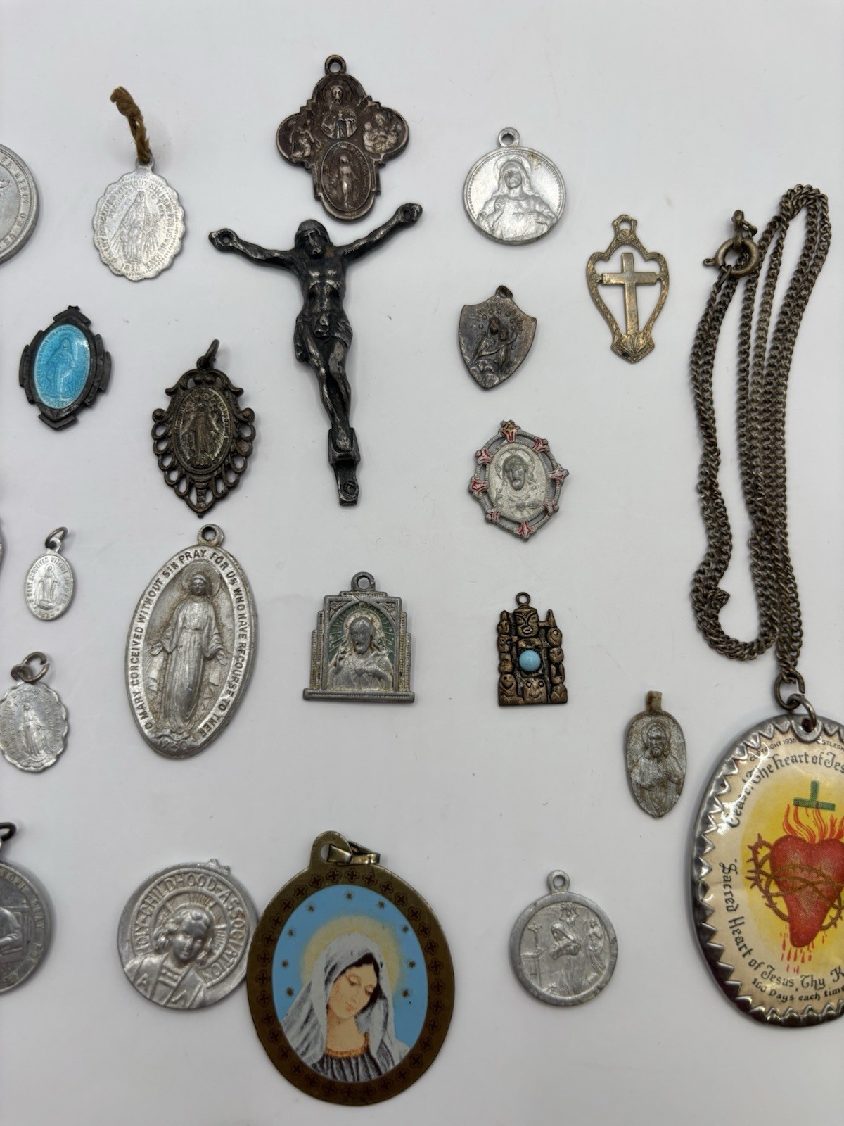 Vintage Lot of 31 Religious Catholic Medals/Pendants Italy Silver Tone/Enamel