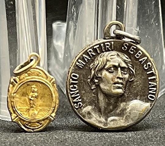 Italy 1920´ old lot x2 St. Sebastian, St Peter & Paul, Mary Help, gold the small