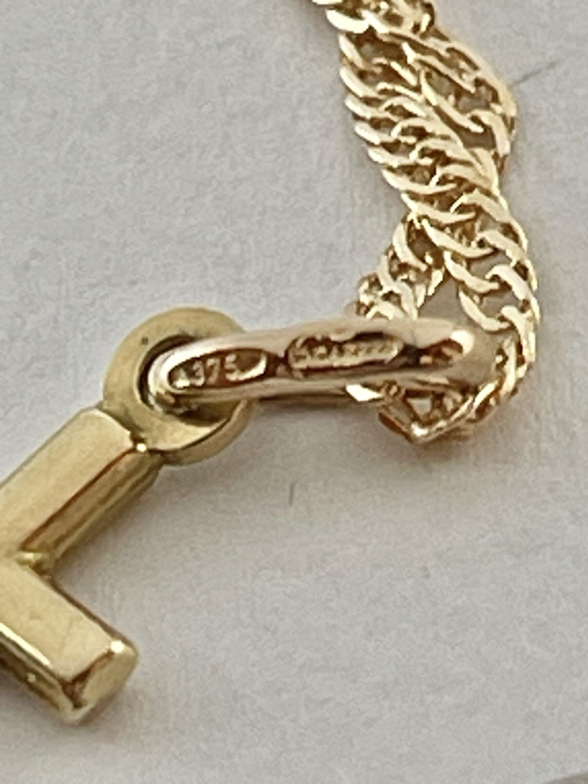 Vintage 9 Carat Gold Dainty Plain Cross Pendant Necklace on 18” Chain
