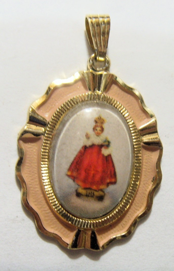1950s vintage catholic Saint Miraculous infant of Prague Jesus pendent 54447