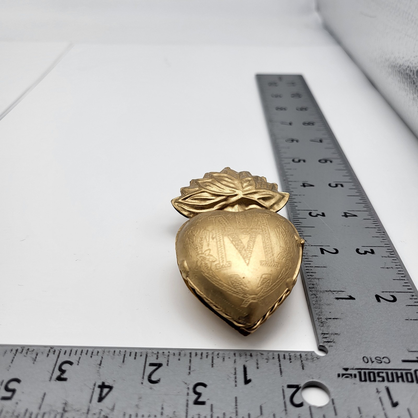 Vintage Sacred Heart Metal Locket Trinket box Ornament compartment shrine