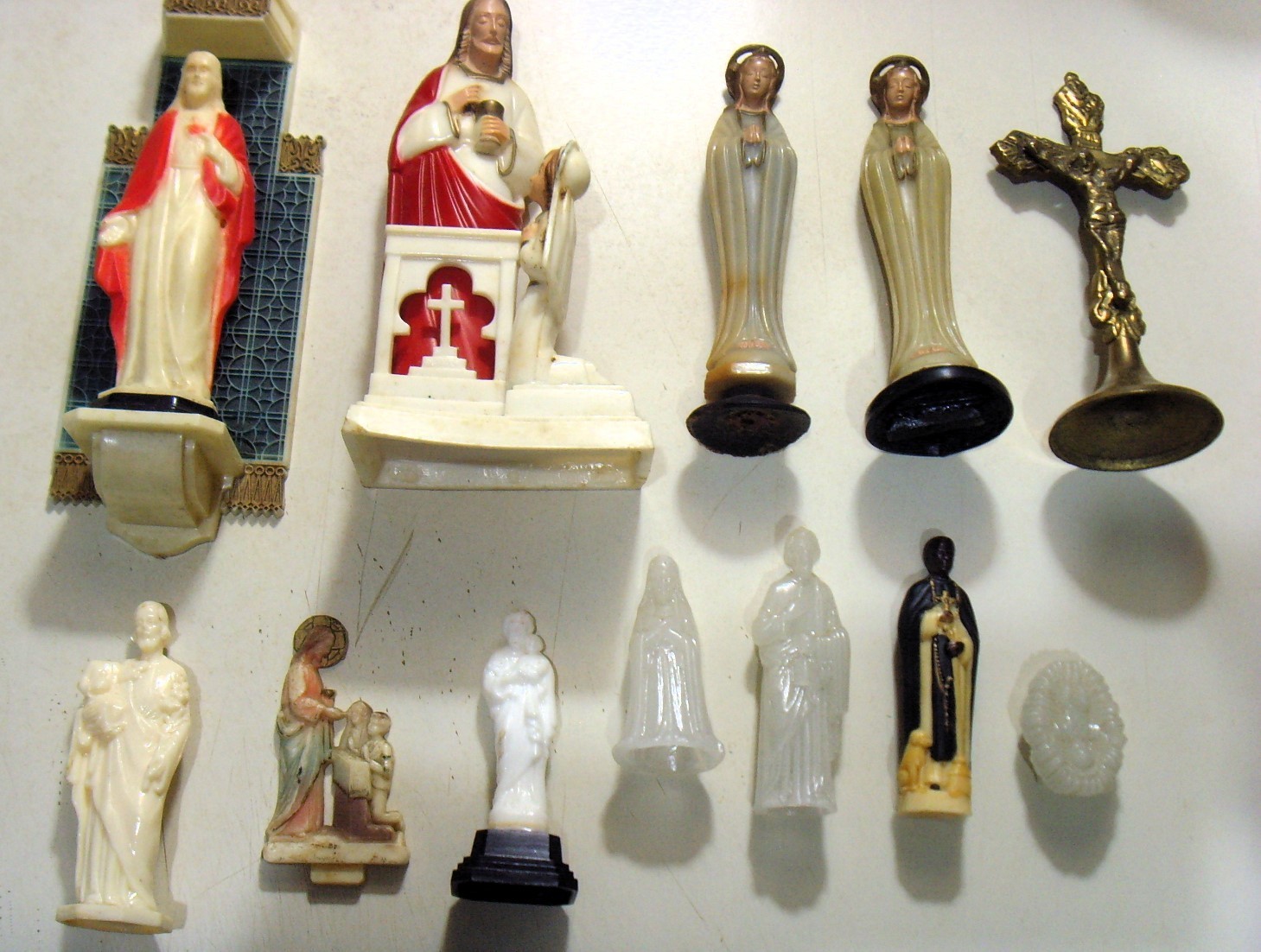 1940s-1950s antique heartland plastic religious catholic Saints icon Lot EL1120