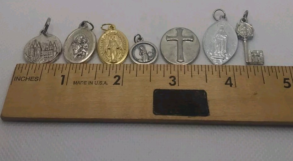7 Vtg &1 Rear Catholic Saints, Mary, Bernadette, Joseph, Dymphna Medal Pendants