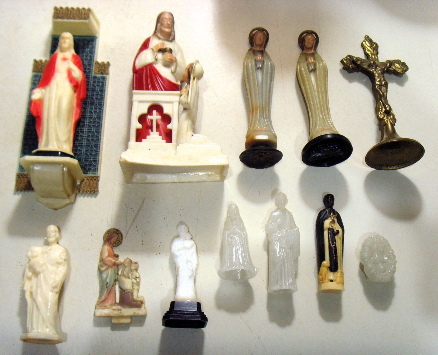 1940s-1950s antique heartland plastic religious catholic Saints icon Lot EL1120