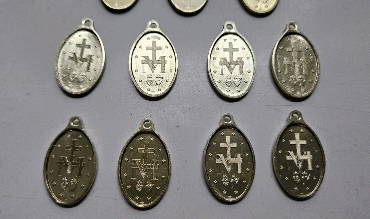 Lot Of 14 MARY MEDALS PENDANTS Gold Tone Catholic