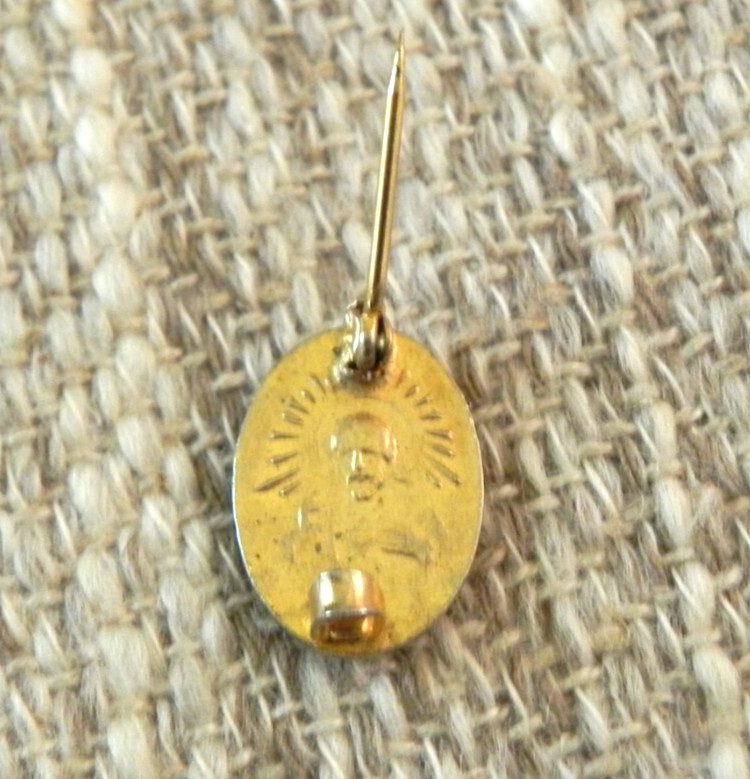 Sacred Heart of Jesus enamel pin gold Oval shape Unknown Vintage NICE