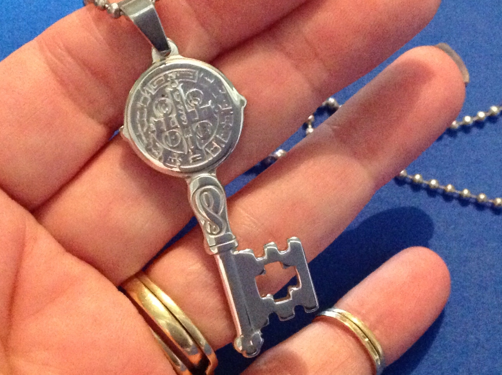 St BENEDICT NECKLACE Pendant Protection KEY TO HEAVEN Stainless Steel Saint 27″