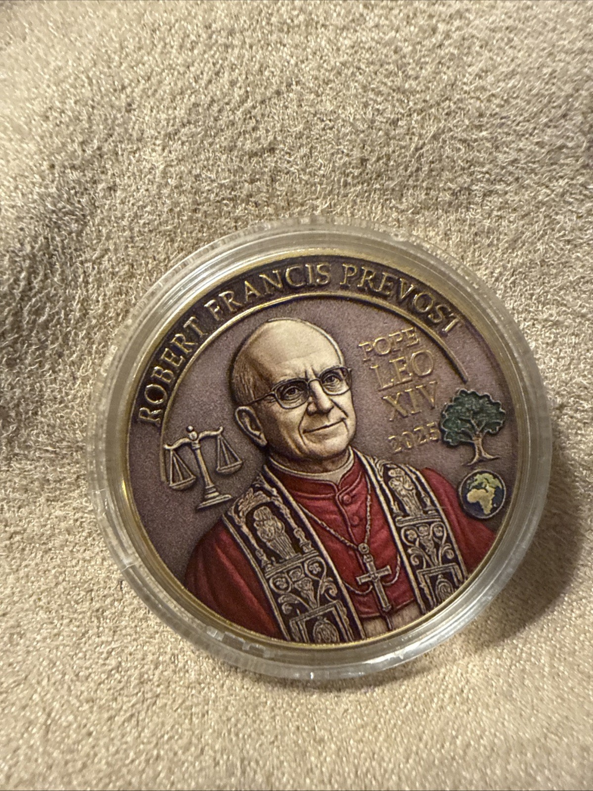 Colorful “Pope Leo VIX” Commemorative Coin