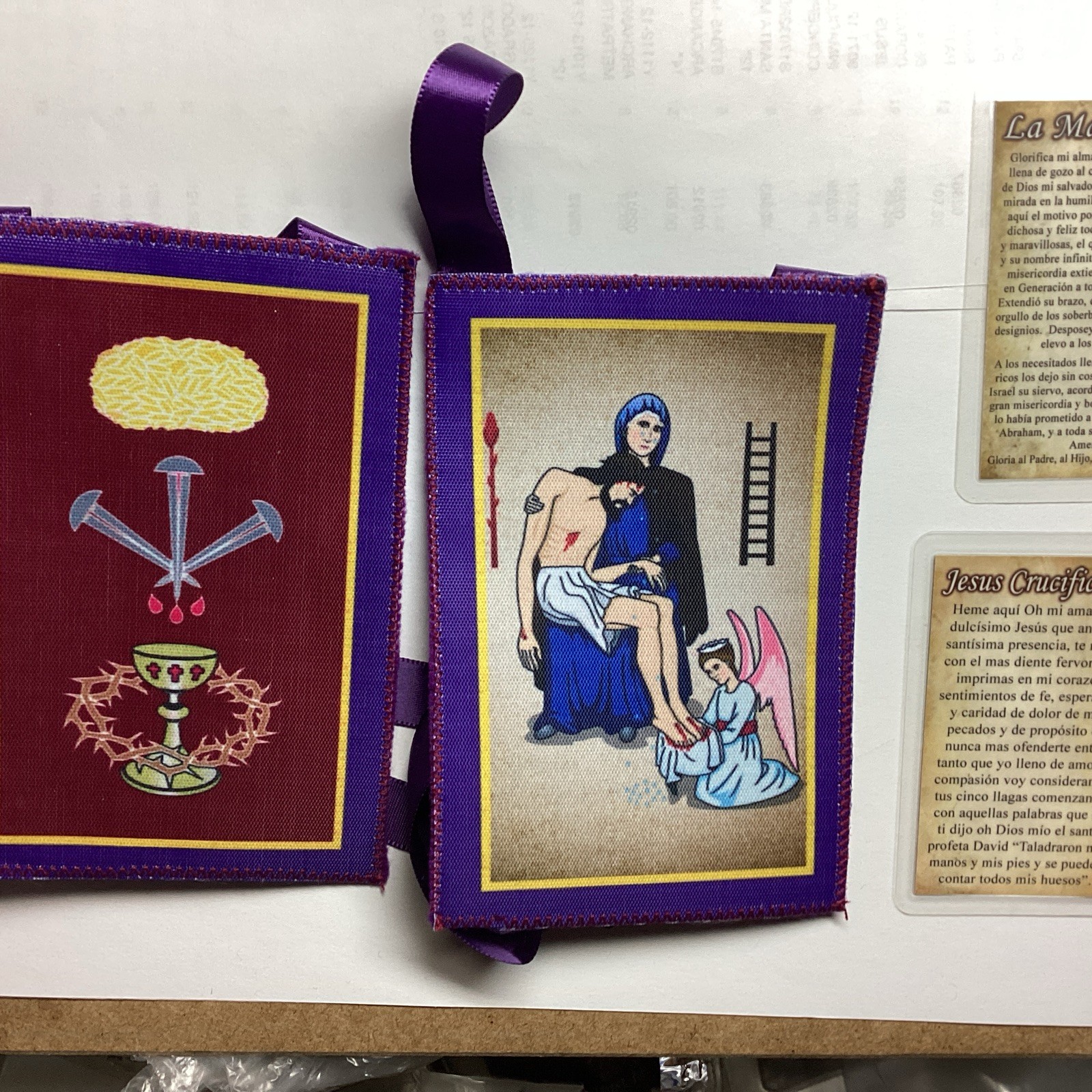 Scapulars Catholic,Purple Scapular and Holy Cards In Spanish Protection, Favors