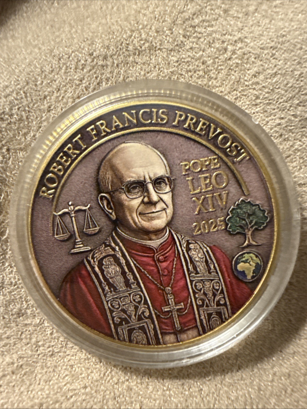 Colorful “Pope Leo VIX” Commemorative Coin