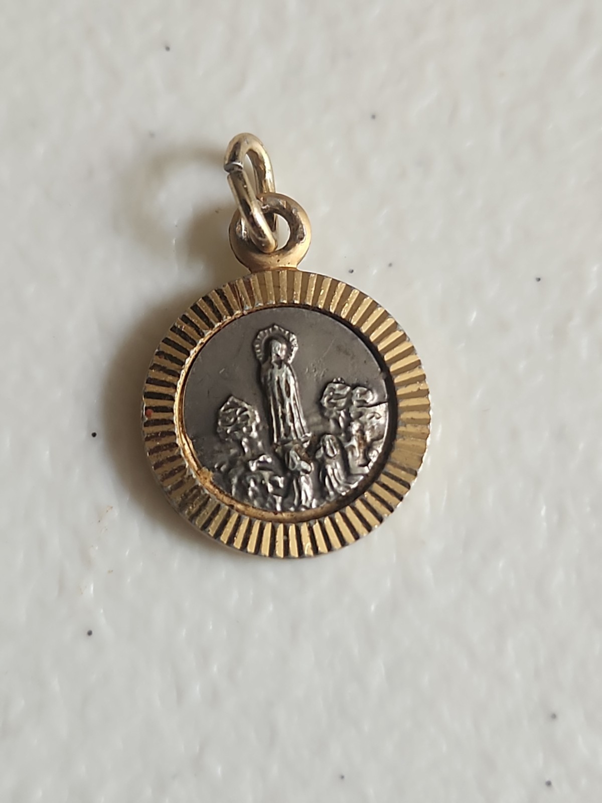 Vtg 1950’s Catholic Relic Pendant Depicting “Our Lady Of Fatima”