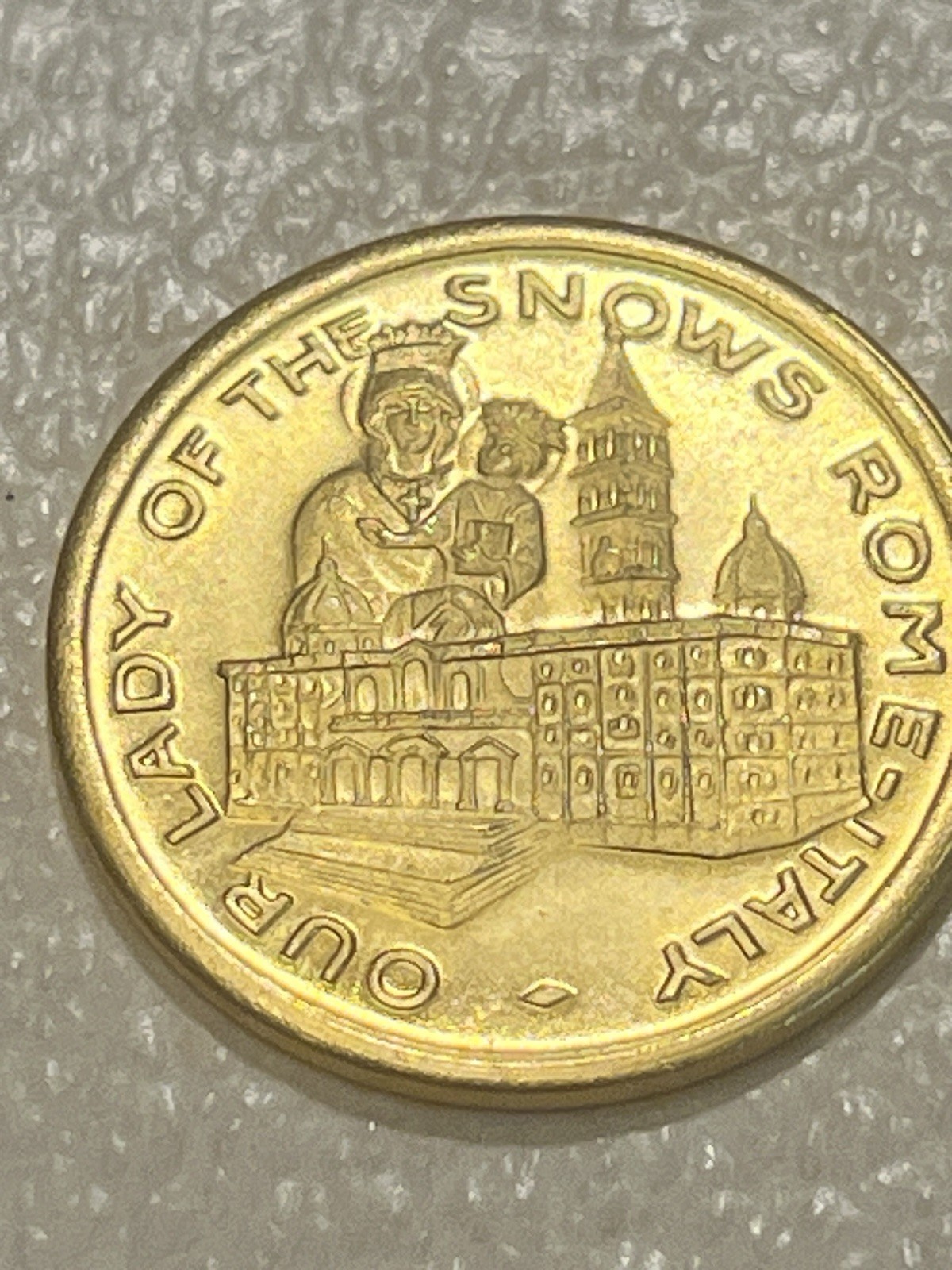 Our Lady Of The Snows Rome Italy Bellewille Ill 10th Anniversary Coin Medal Case