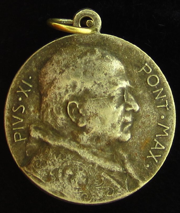Vintage Jesus Medal Religious Catholic Holy Year 1925