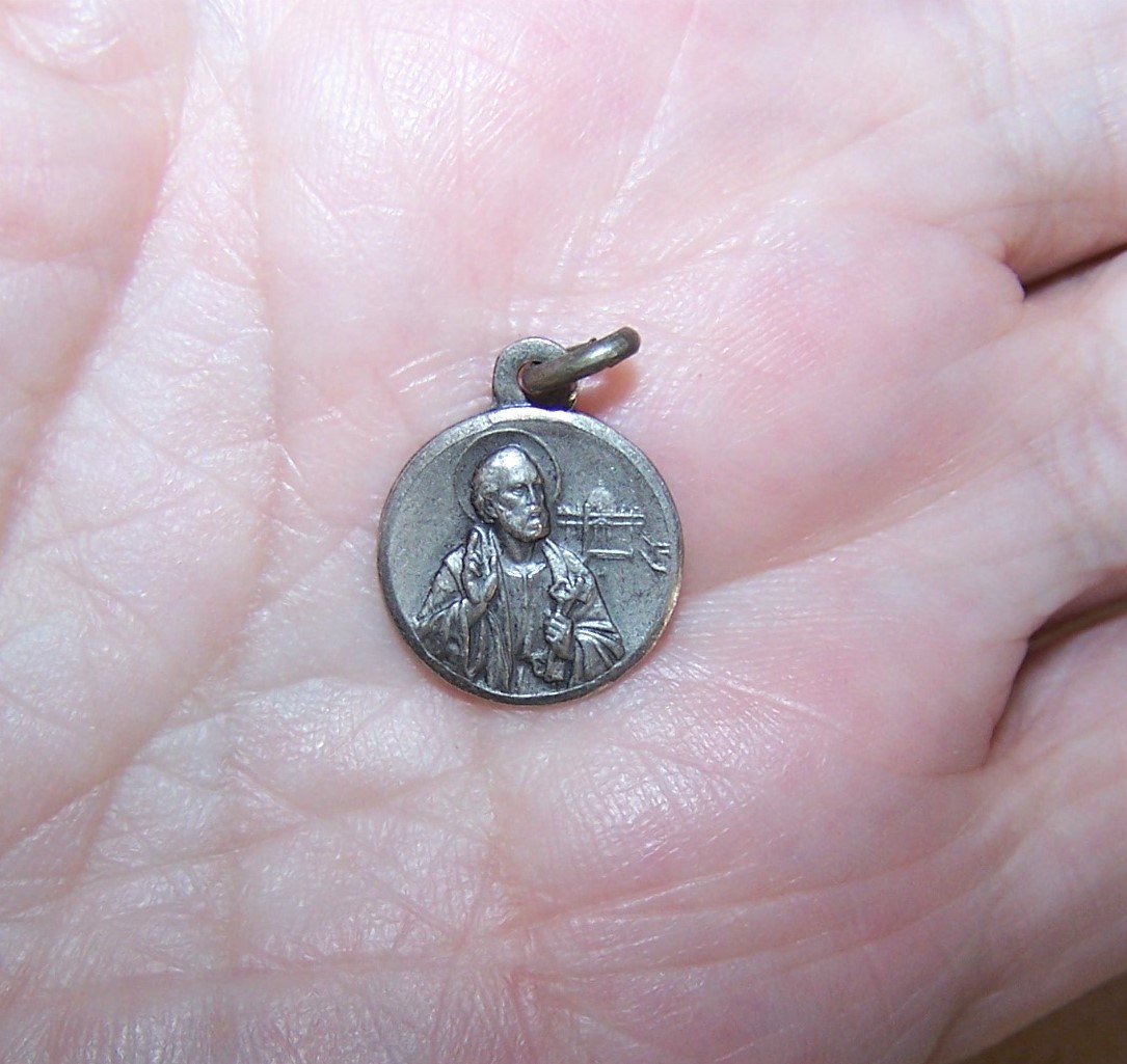 RELIGIOUS Rome Italy 900 Silver Medal Charm – Saint Peter w/Keys to Heaven
