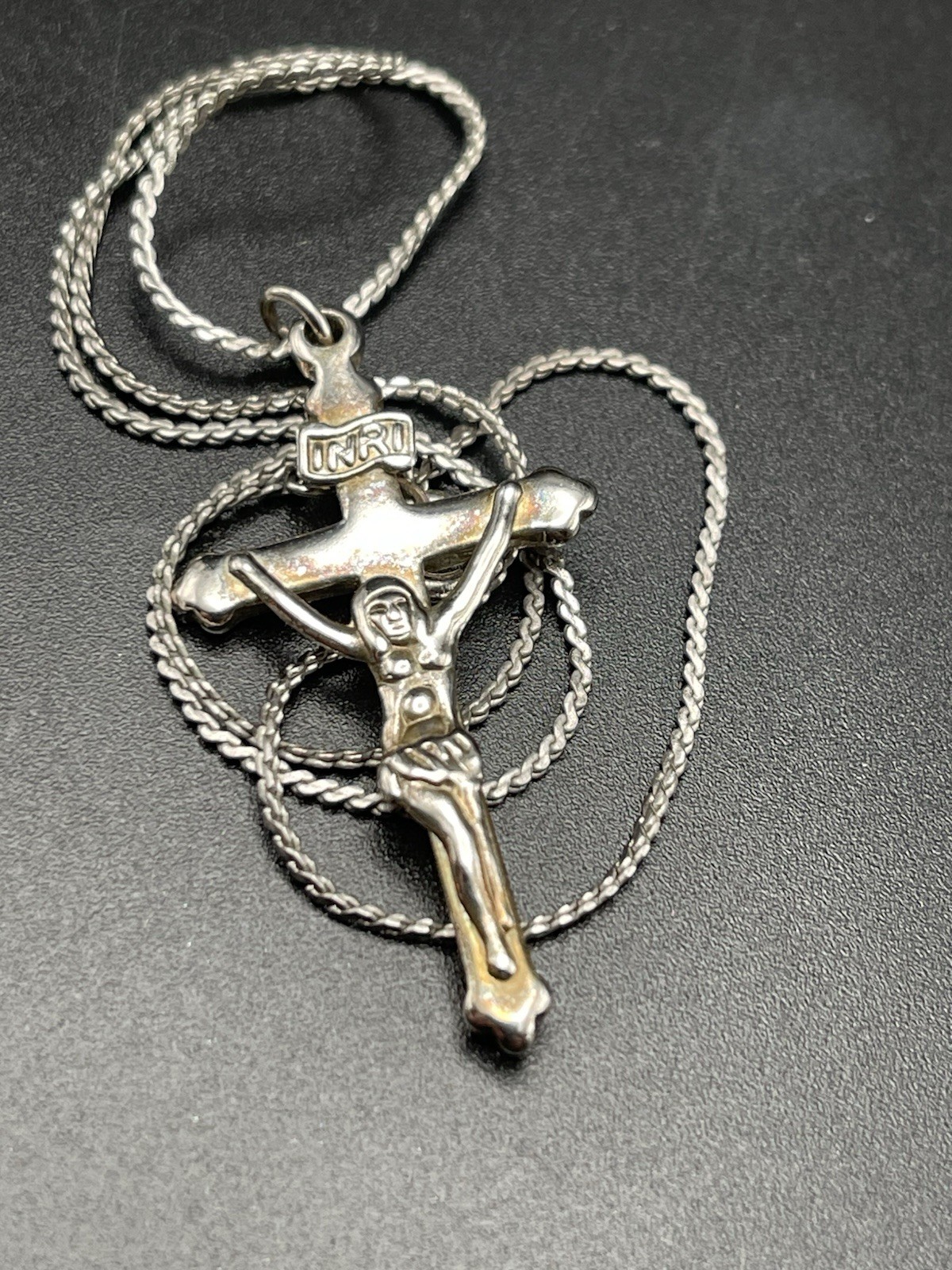 ✝️ Vintage Silver Tone Catholic Crucifix Pendant Necklace