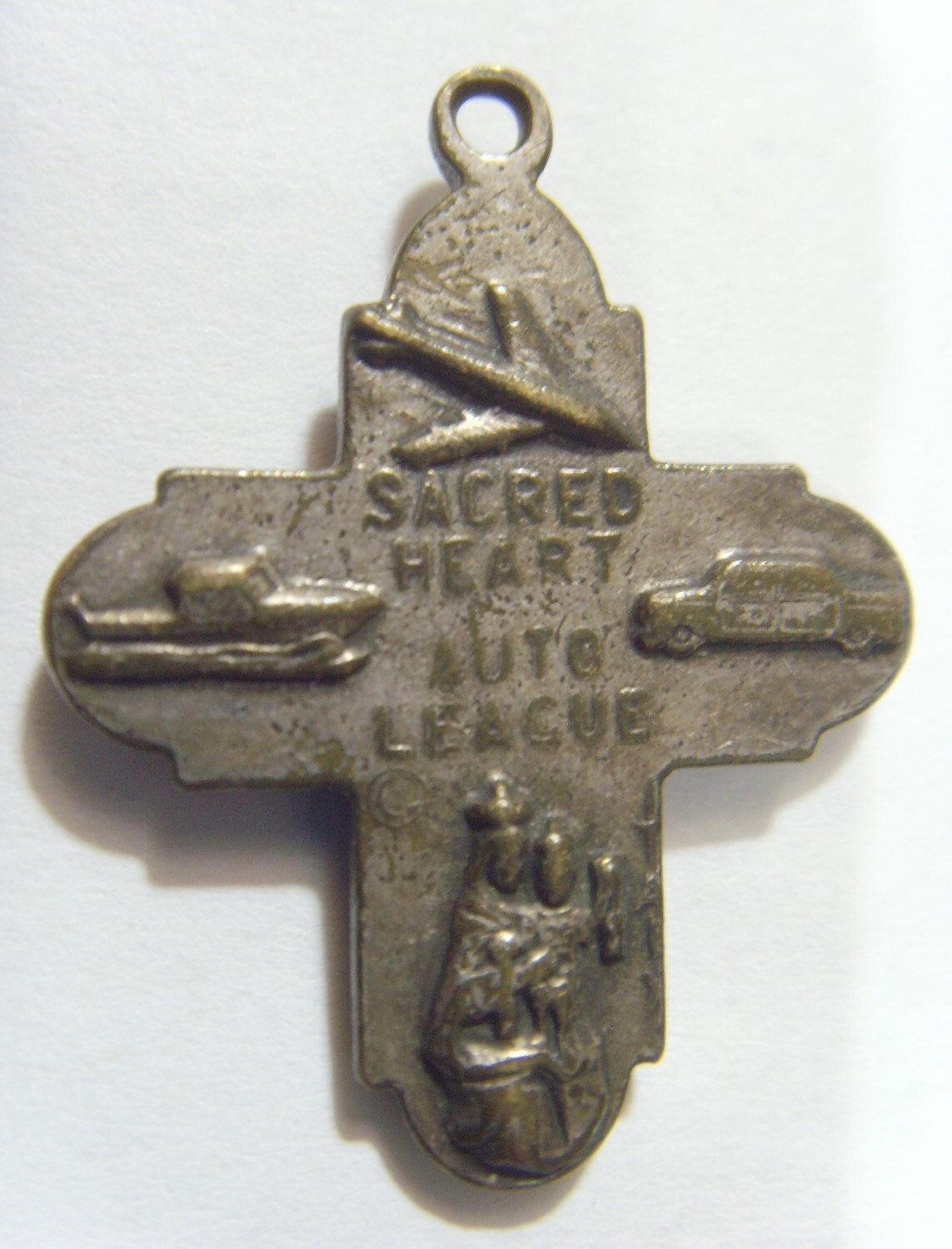 1950s vintage catholic sacred heart auto league cross religious pendant 52858